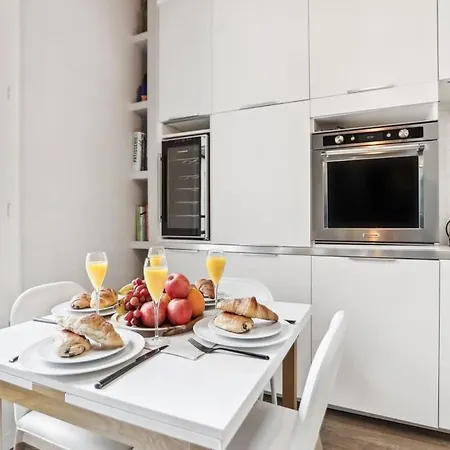 Eiffel Tower - Cityapartmentstay Apartman