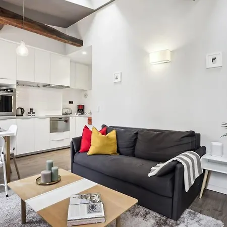 Eiffel Tower - Cityapartmentstay