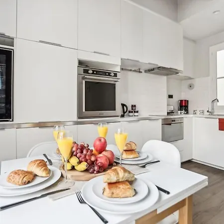 Eiffel Tower - Cityapartmentstay Apartman