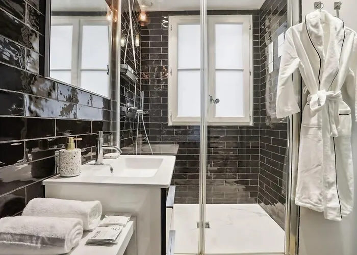 Eiffel Tower - Cityapartmentstay Apartamento *